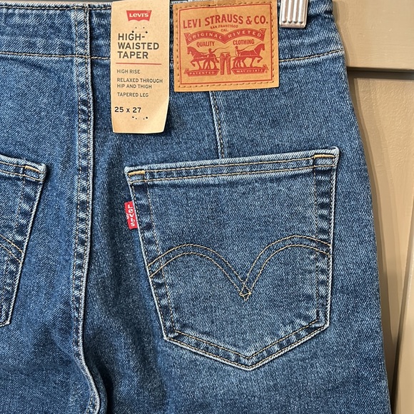 Levi's Hollywood High Rise High-Waisted Taper Jeans Size 25 New NWT - Picture 10 of 13